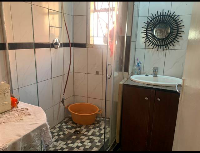 3 BEDROOM HOUSE FOR SALE IN LAKESIDE